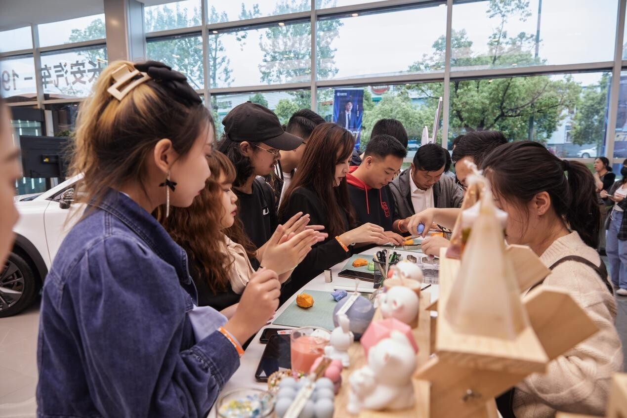 《一日店长》全网首播 长安UNI-T运动版上市，你准备好了吗？	