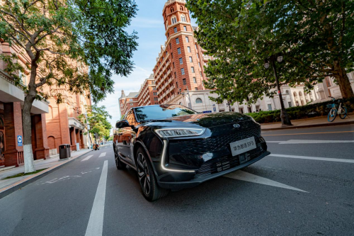 赛力斯华为智选SF5——颠覆认知的新能源汽车