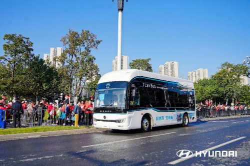 绿色零碳，逐梦开跑 现代汽车·2023广州黄埔马拉松赛盛大开幕