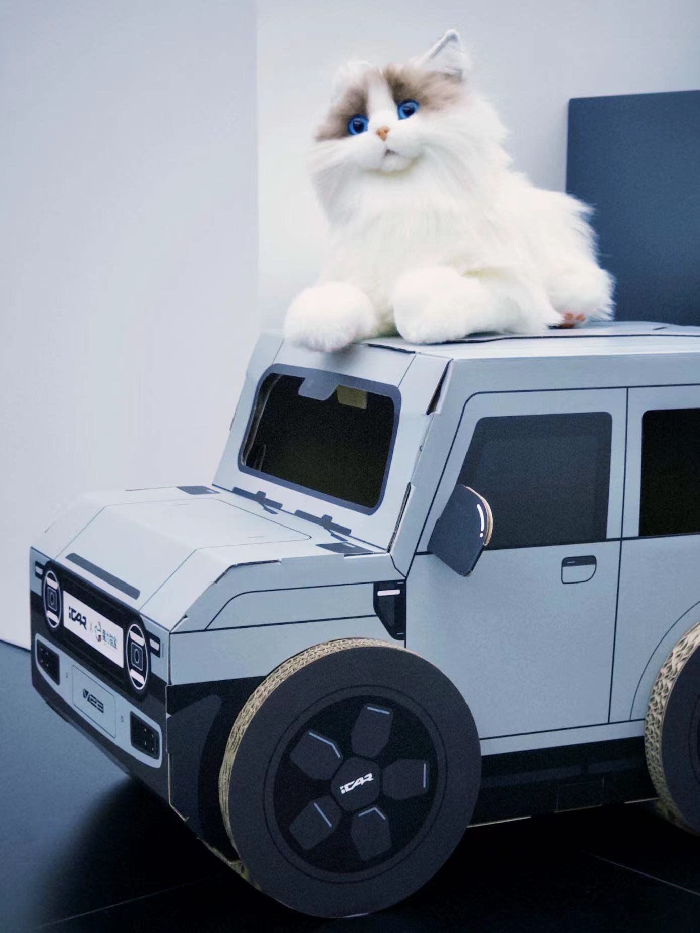 1725636520393319.jpg 车模+“硬汉”,iCAR 03T惊艳成都国际车展,高燃氛围引爆全场