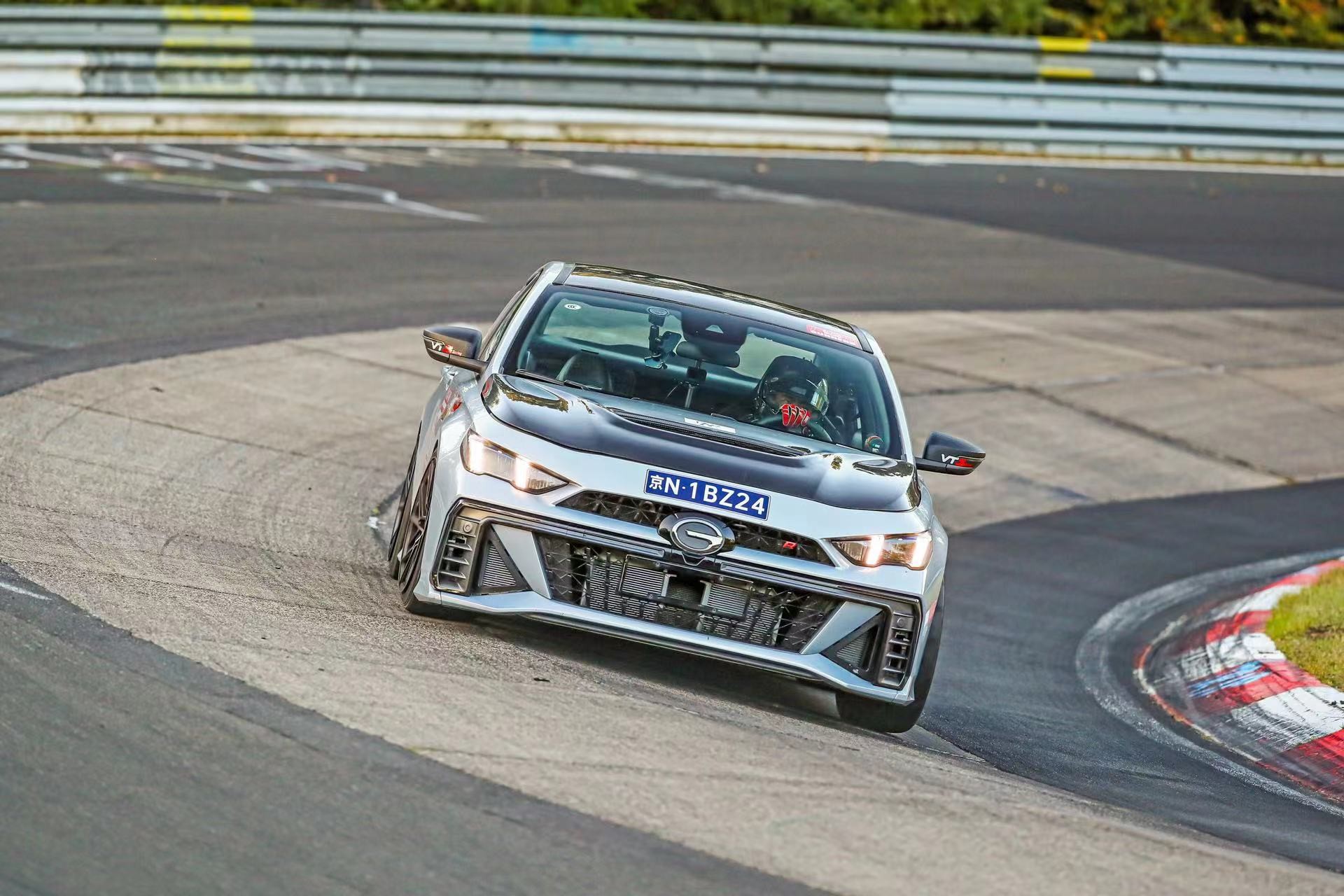 1761010359585225.jpg 键盘车神教教主携影豹重返纽北!10万级家轿背后实力大揭秘