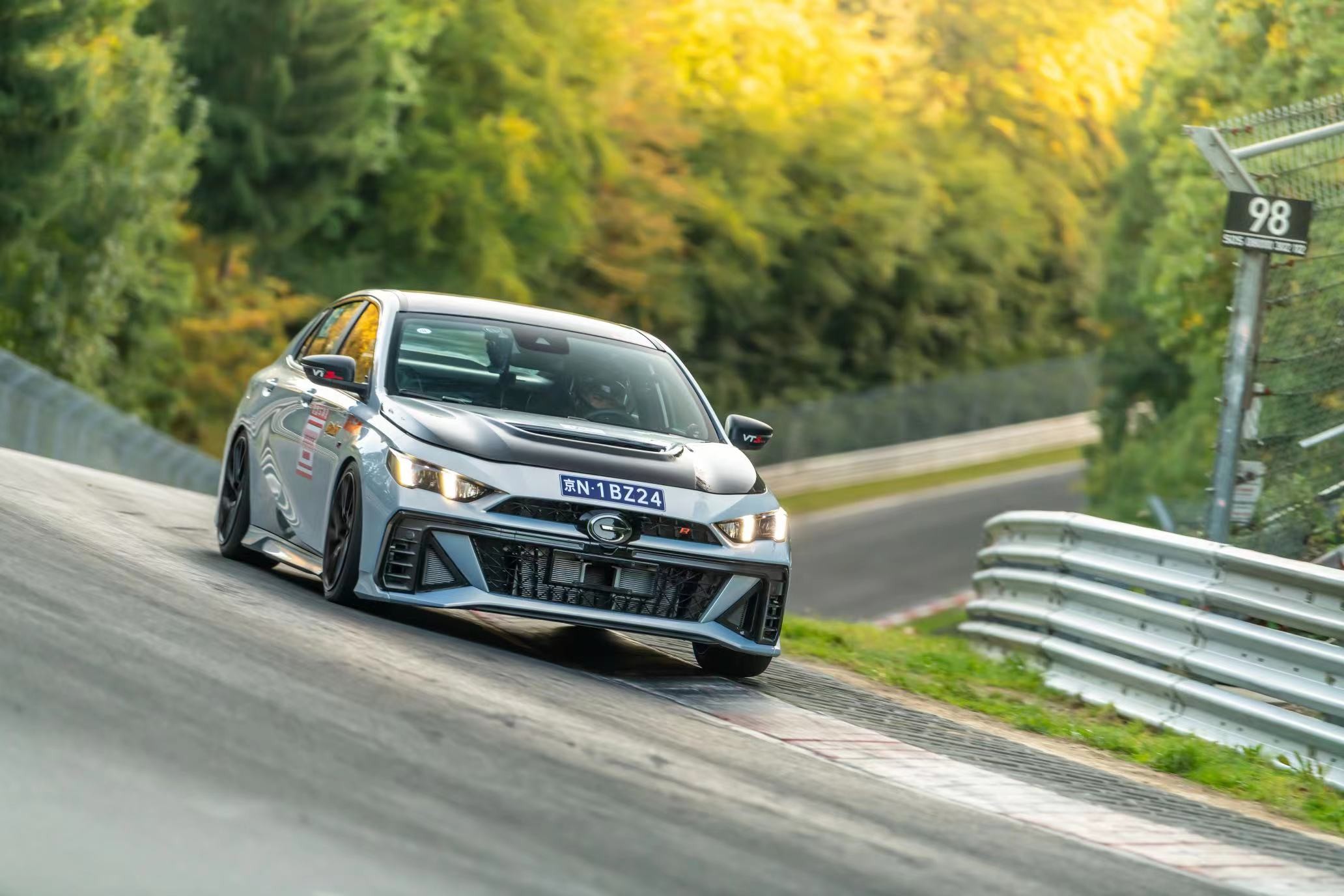 1761010373526062.jpg 键盘车神教教主携影豹重返纽北!10万级家轿背后实力大揭秘