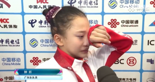 15岁钟圻惜败,传祺“哄娃式”支持绝了