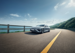 体验感 UP UP，哪吒S OTA升级抢鲜看