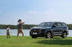 初秋水美鱼肥，开着豪越L去梁子湖全家一起钓大鱼