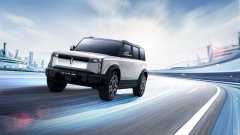 锚定追新年轻人，iCAR 03高算力双芯智能座舱打造智慧潮酷出行